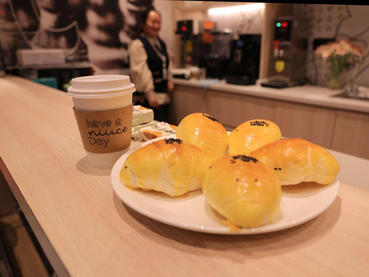 Ibis Shanghai Changshou Road Hotel Εξωτερικό φωτογραφία